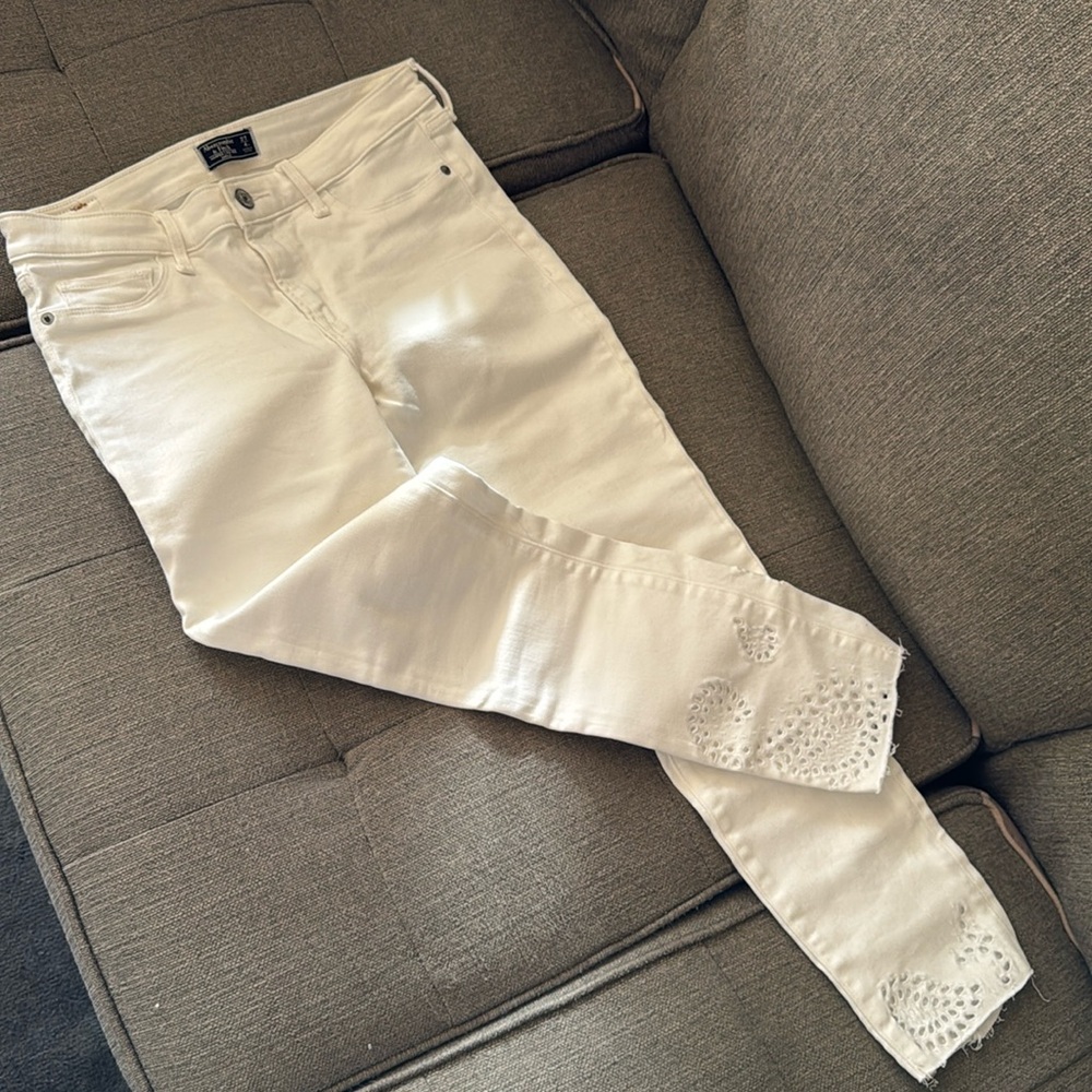 New Abercrombie & Fitch white jeans